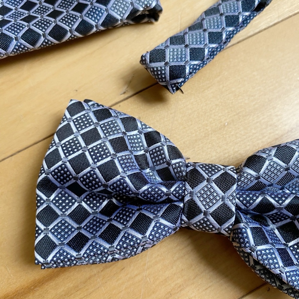 NIB Black, Silver & Grey Bowtie and Pocket Square Set